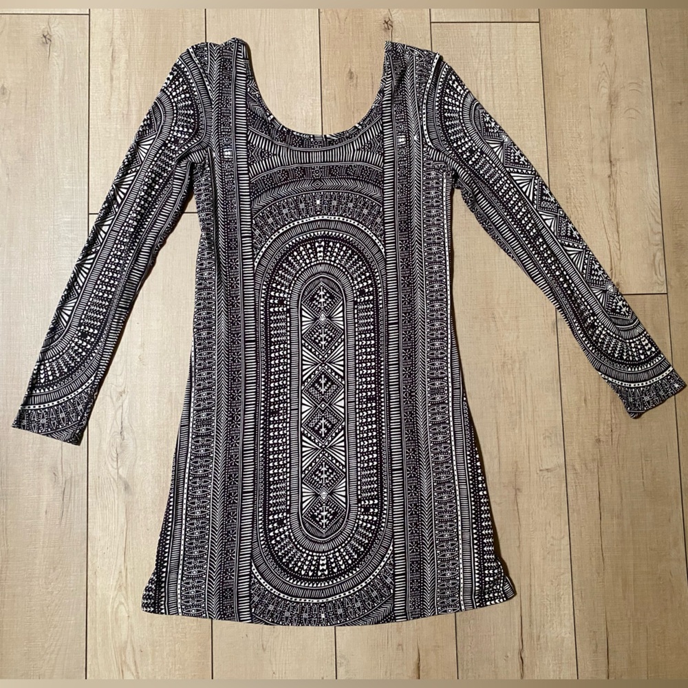 Vintage 2016 Black and Cream Boho Tunic Dress- Size M Long Sleeve Festival Style